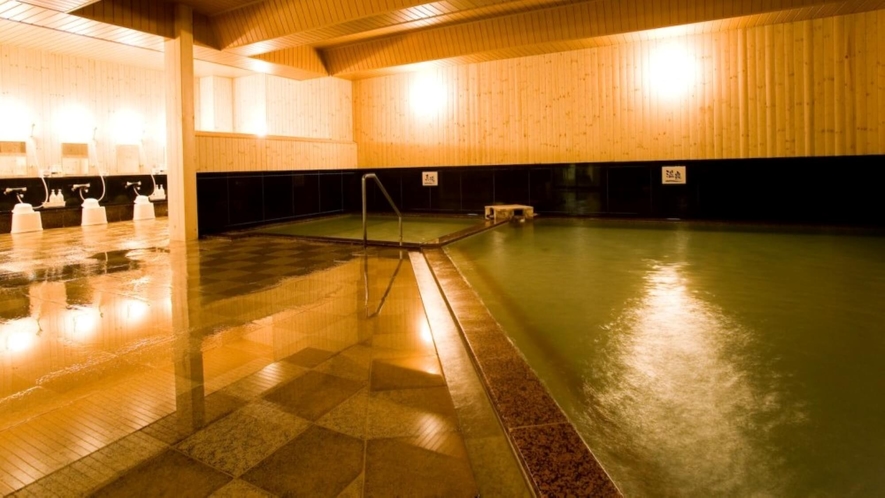 大浴場内風呂源泉100％掛け流しの天然温泉となります。