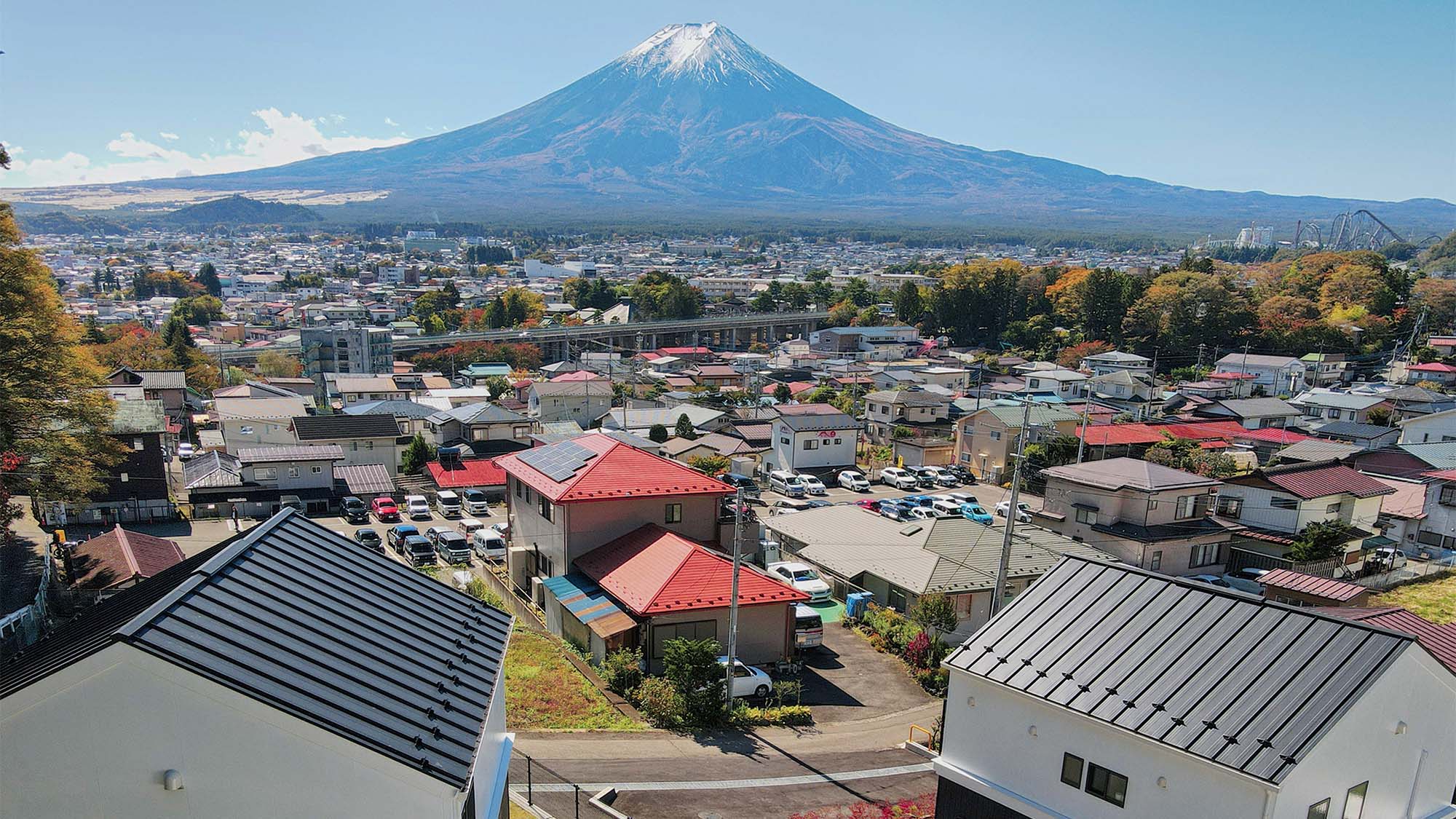 ・高台にあるお宿からは遮るものなく富士山をご覧いただけます