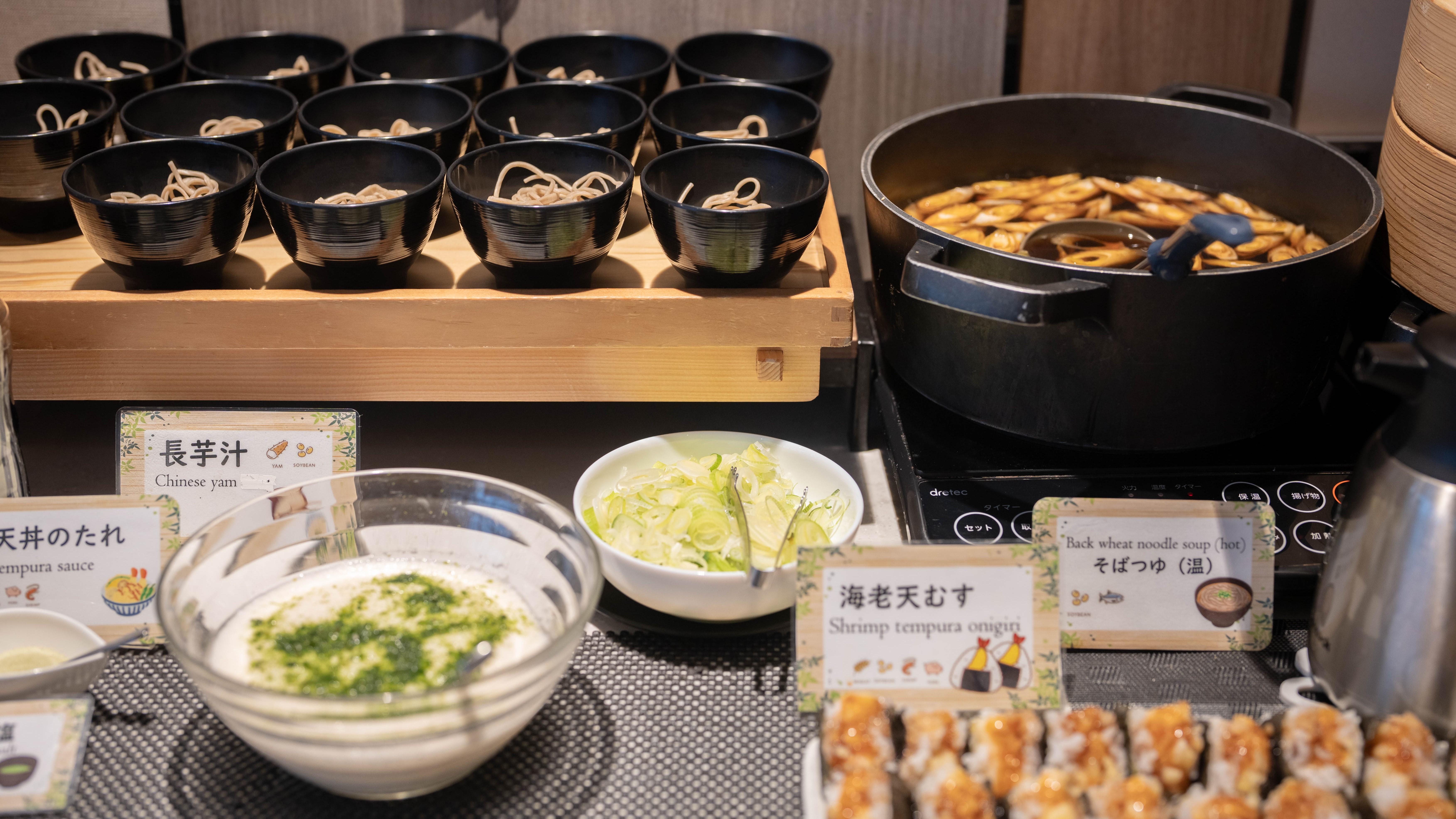 信州のおいしいが満載　朝食ブッフェ