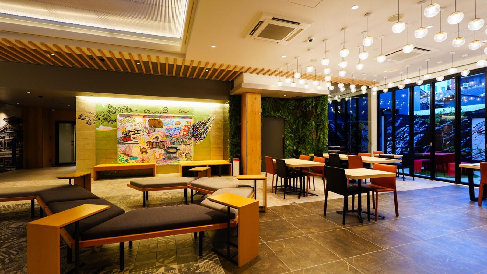 古都を堪能。アート空間といつでも使えるゲストラウンジでゆったりステイ（素泊まり）