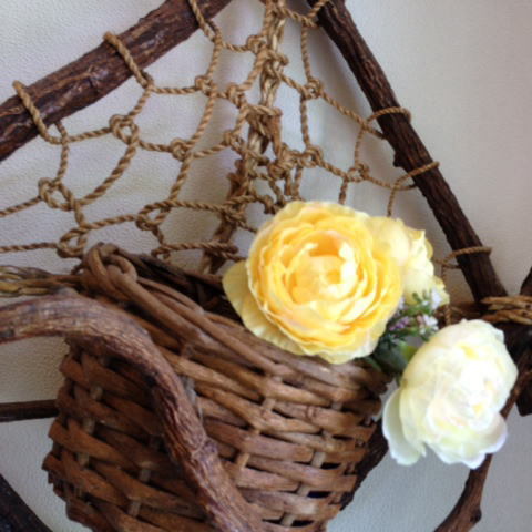 Color the walls with flowers.