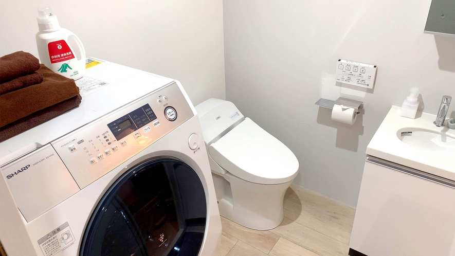 ・＜バスルーム一例＞ドラム式洗濯機付きで洗濯も便利！