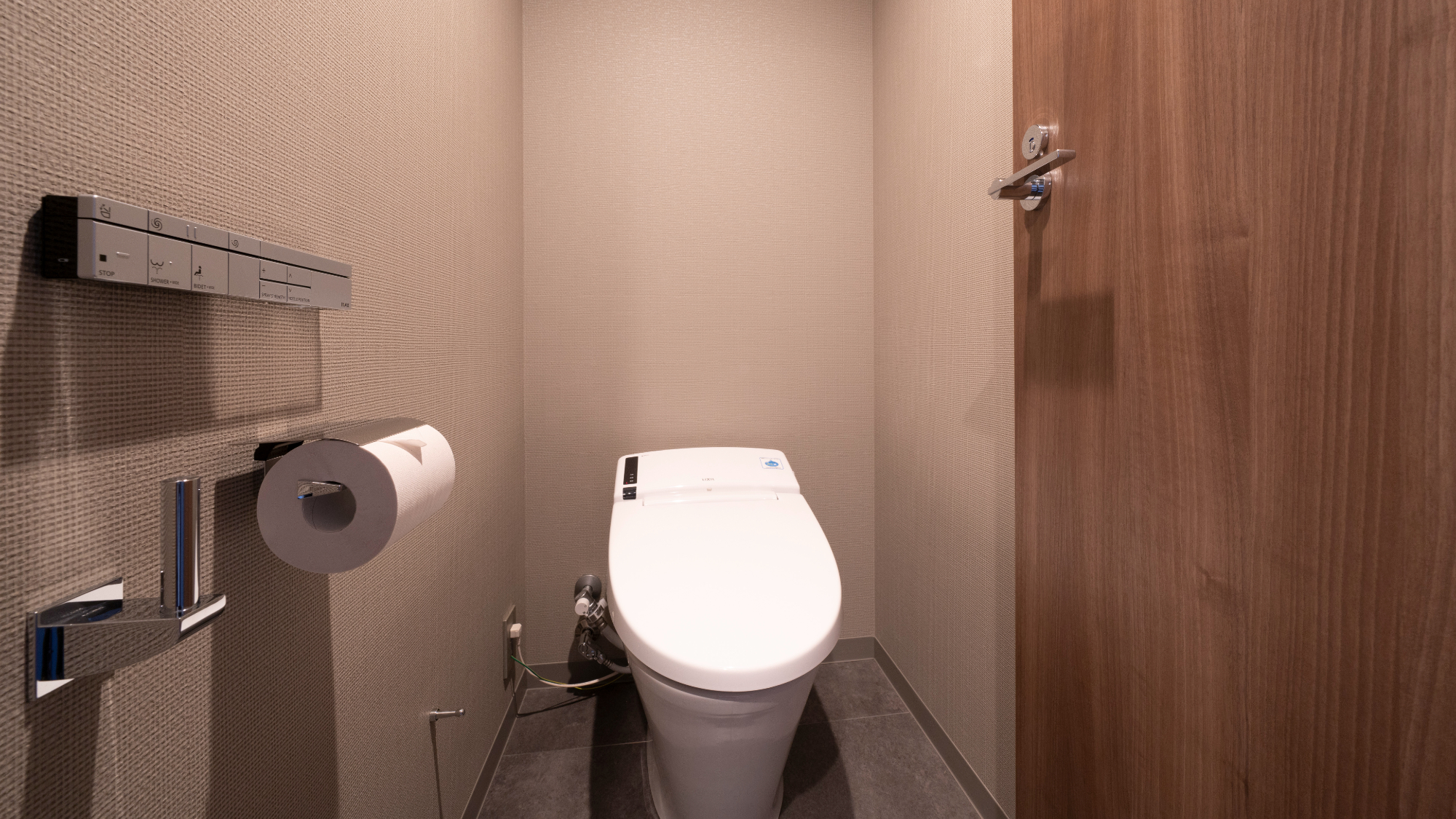 ◇ハイシーリングデラックスダブル ・トイレ