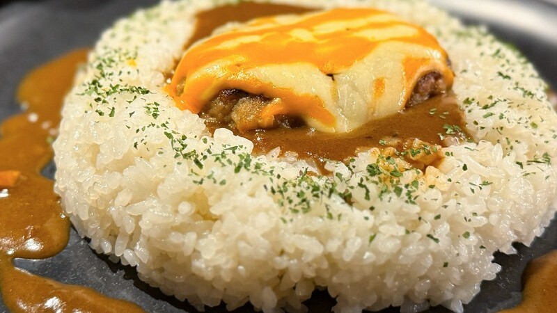 ◇ランチ・イメージ：焼きチーズハンバーグカレー
