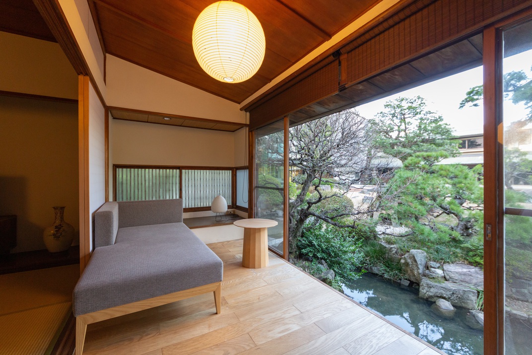 百年庭園内～玄海の間～