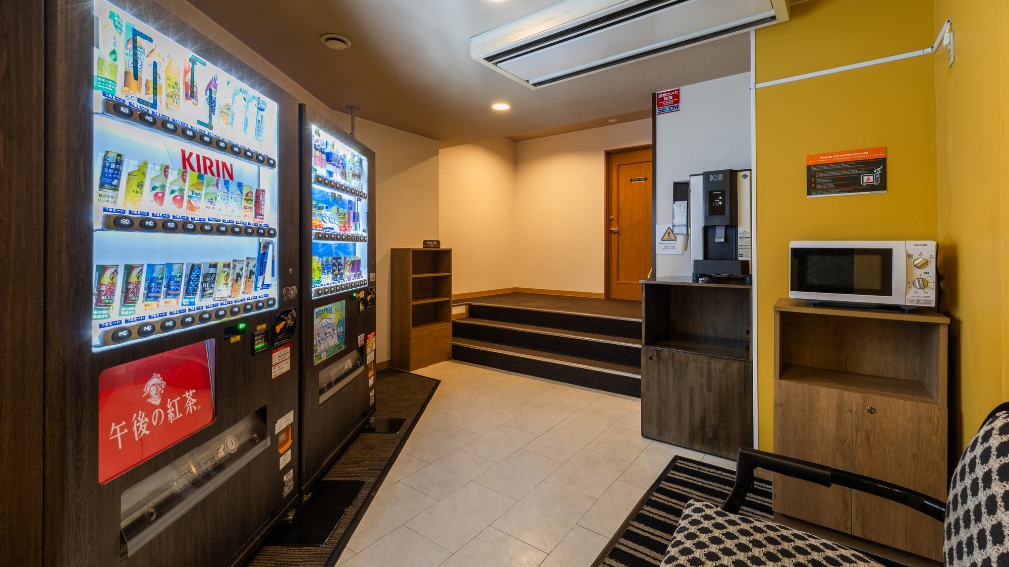 地下1階共用スペース