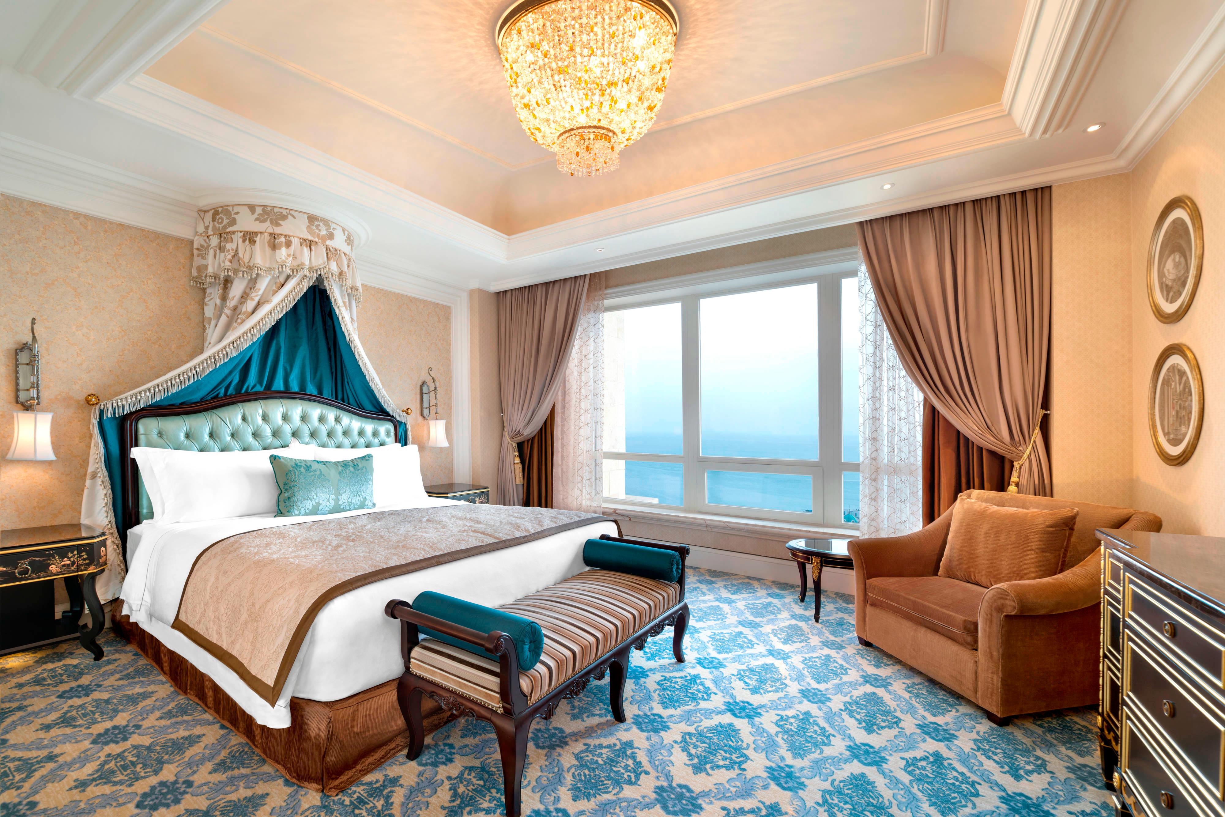 King Lower Suite - Bedroom