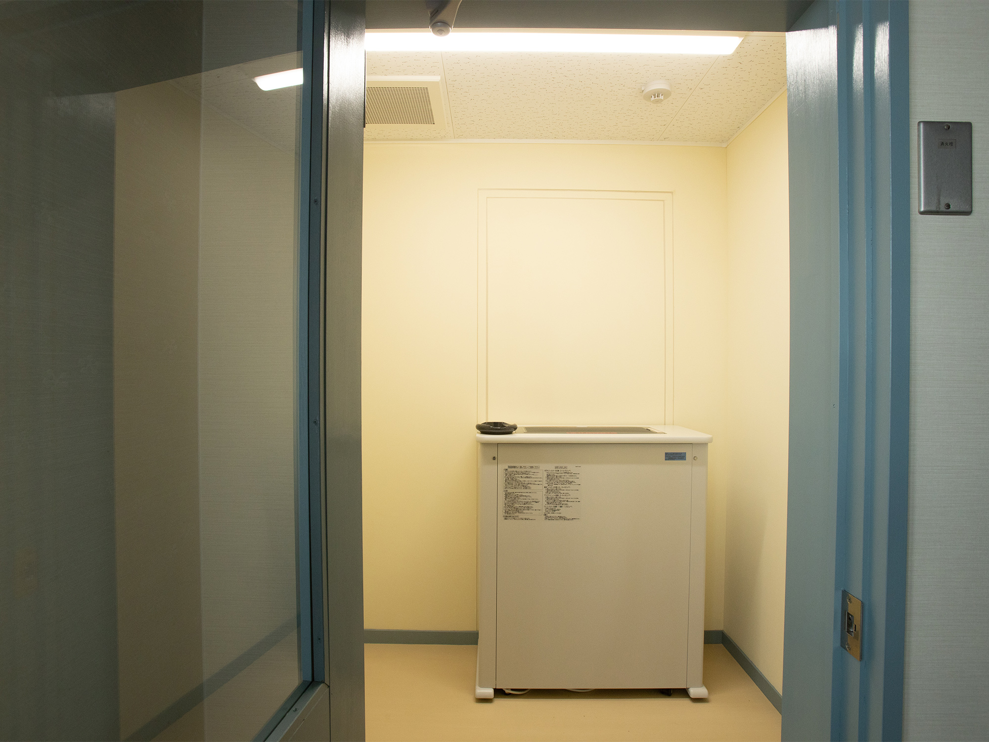 2階ロビーの喫煙ルーム