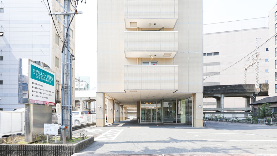 近鉄四日市駅から、徒歩約3分です♪