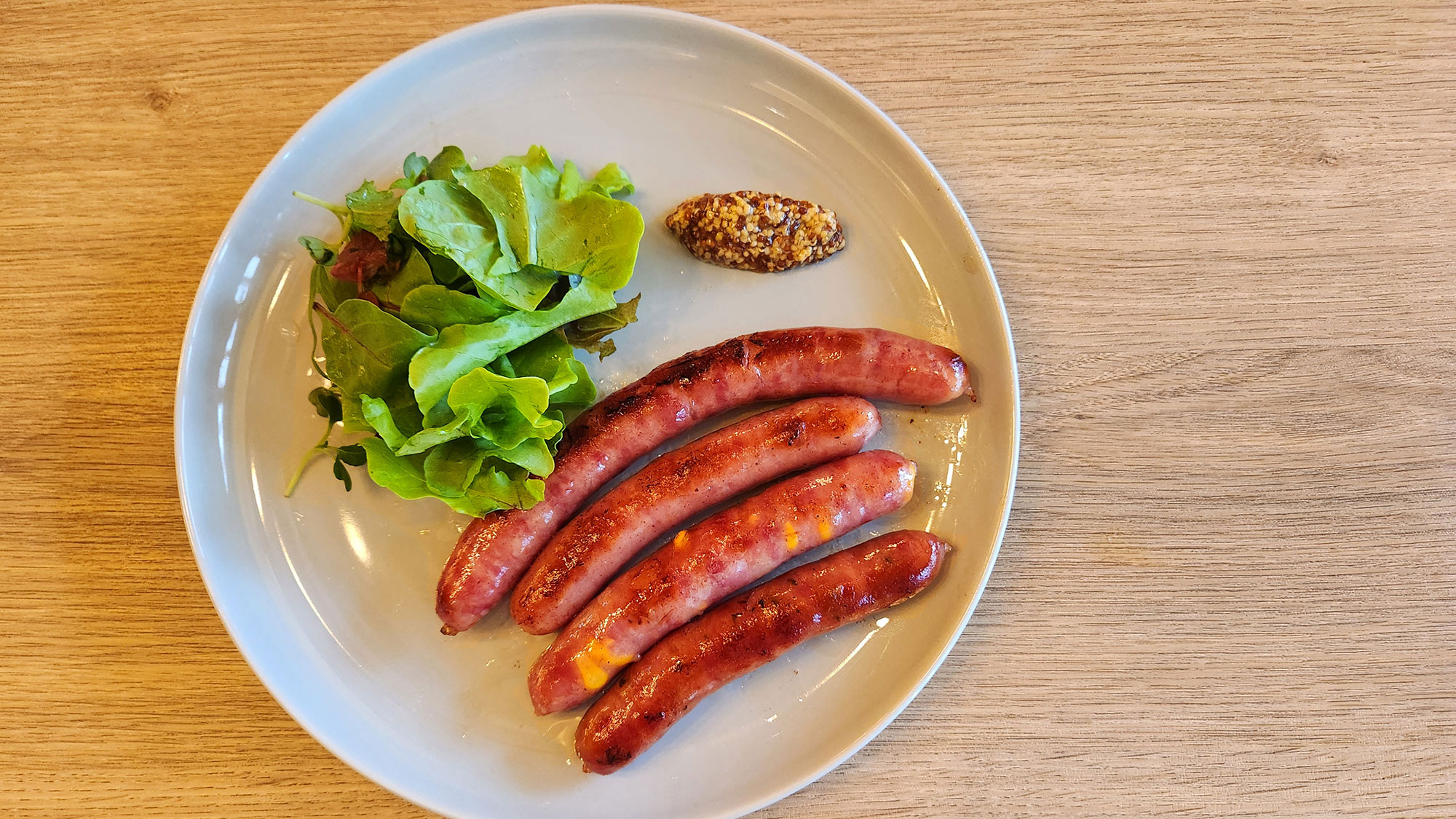 【実乃里&カフェ】＜2F＞ランチ　北海道ならではの食材を使用したメニューをご用意。