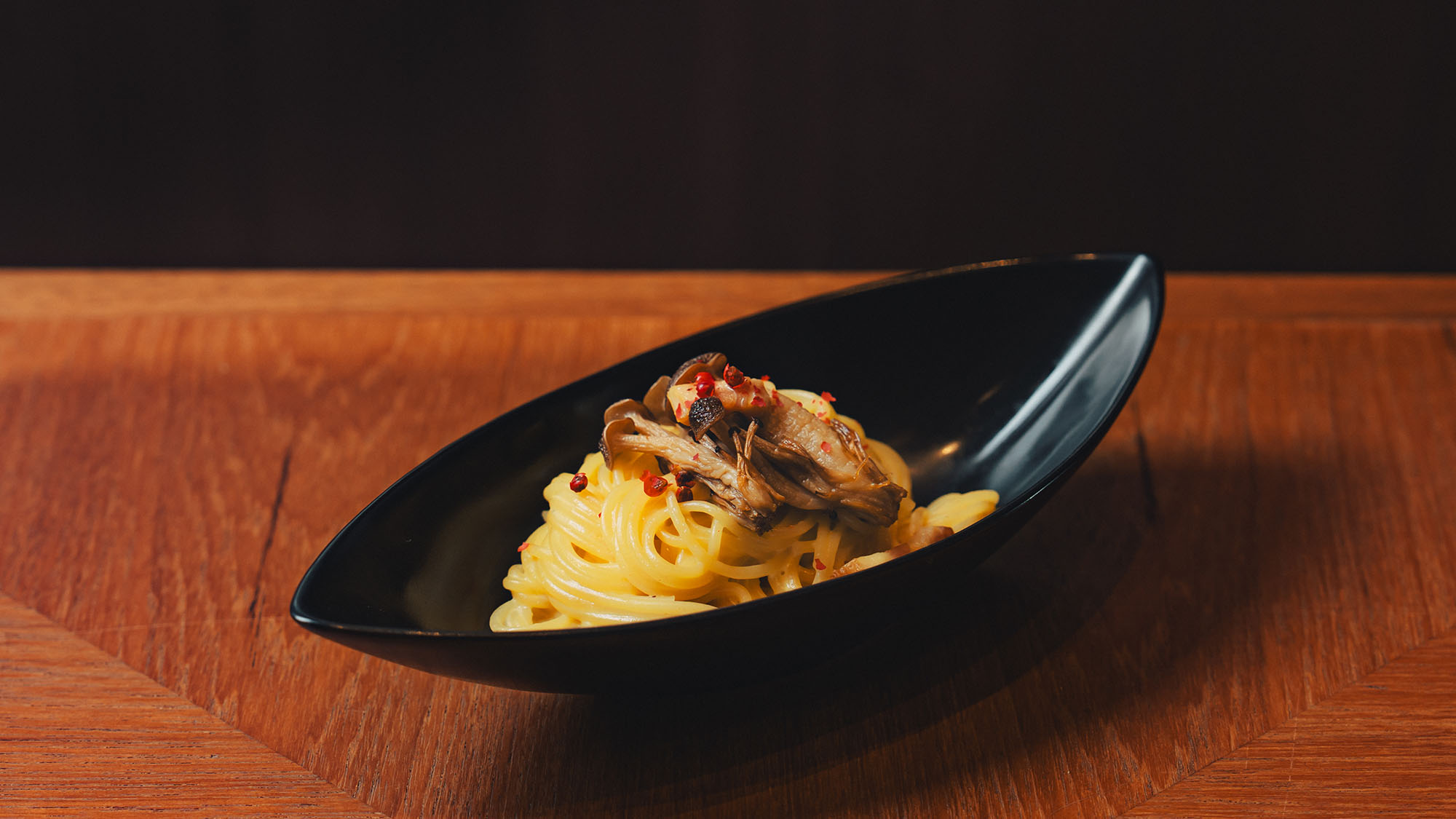 【ランチ】大好評のA5黒毛和牛を使用したメニューや、こだわりのお蕎麦、ボリューム満点の丼ぶりをご用意