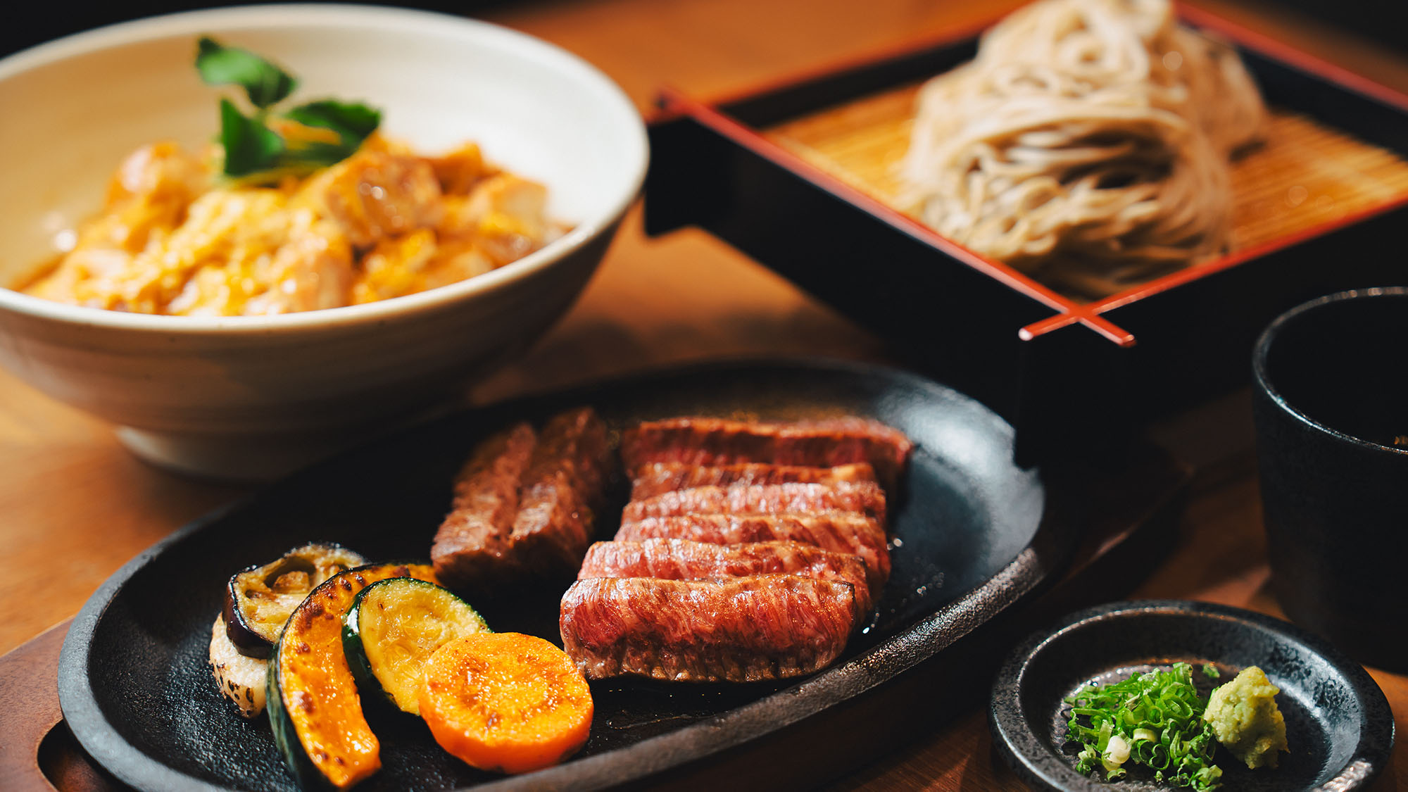 【ランチ】大好評のA5黒毛和牛を使用したメニューや、こだわりのお蕎麦、ボリューム満点の丼ぶりをご用意