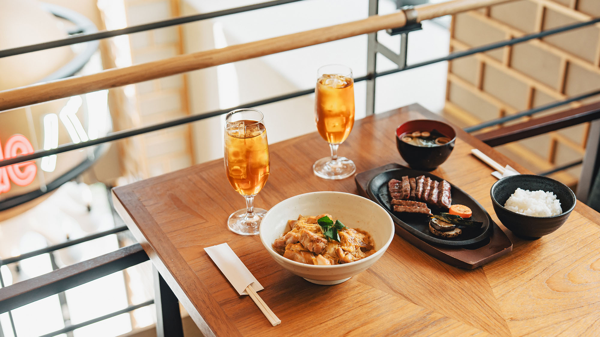 【ランチ】大好評のA5黒毛和牛を使用したメニューや、こだわりのお蕎麦、ボリューム満点の丼ぶりをご用意