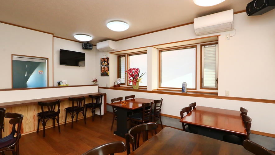 【居酒屋カフェあじろ】焼津港の新鮮食材を中心に様々な肴とお酒を提供しております