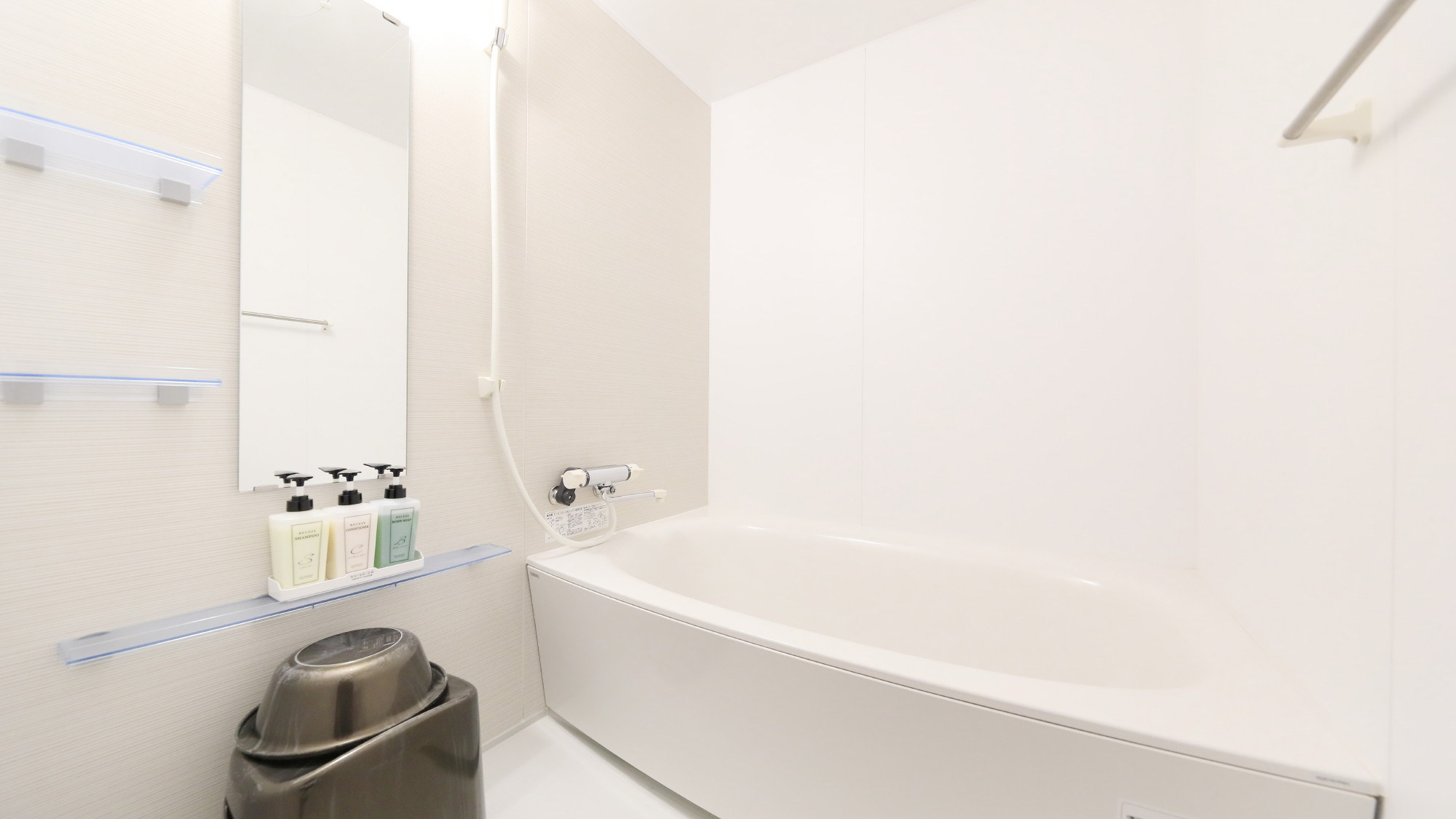 【客室設備】お部屋の浴室もご利用頂けます。