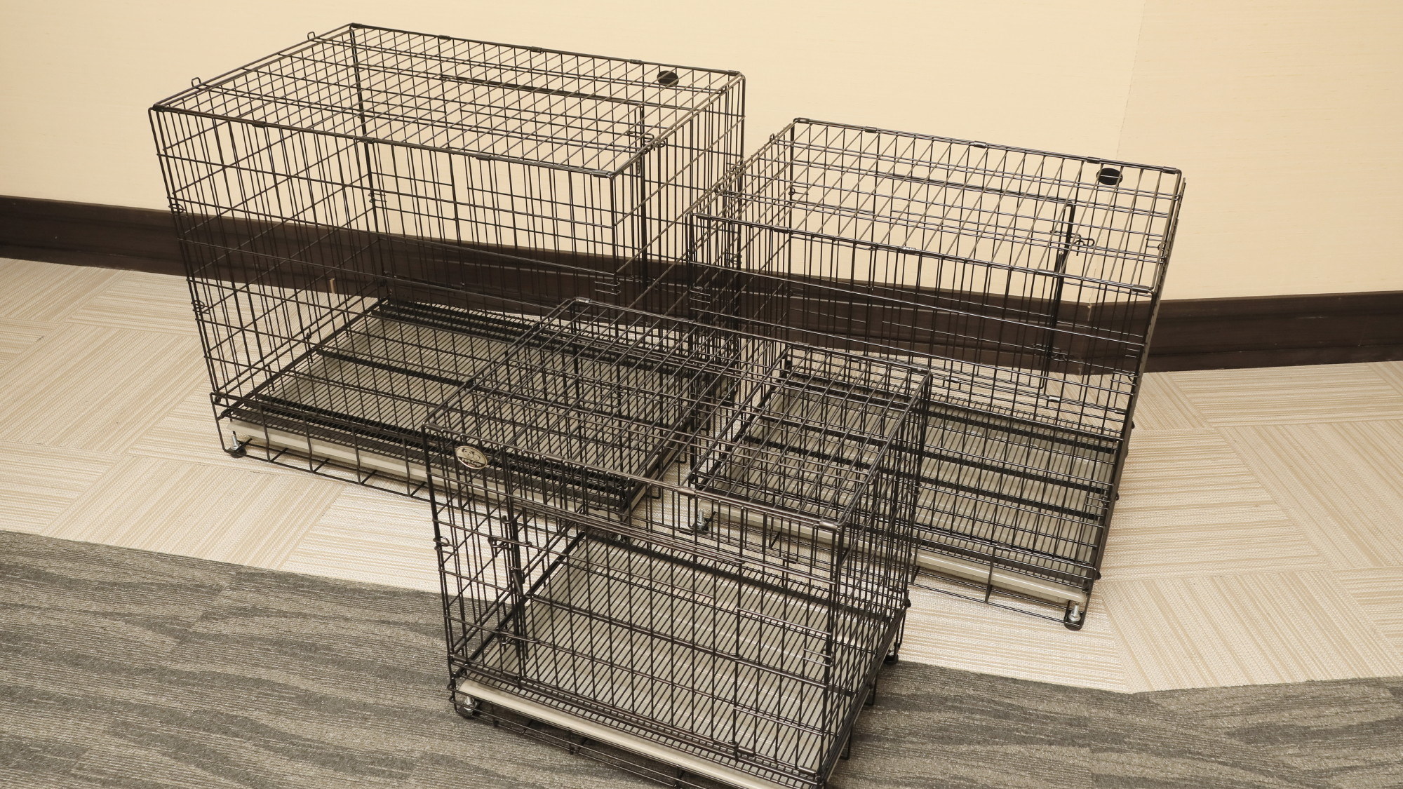 【客室備品】わんちゃん用ゲージのご用意がございます。※ペット用ケージのレンタルは小型犬と中型犬のみ