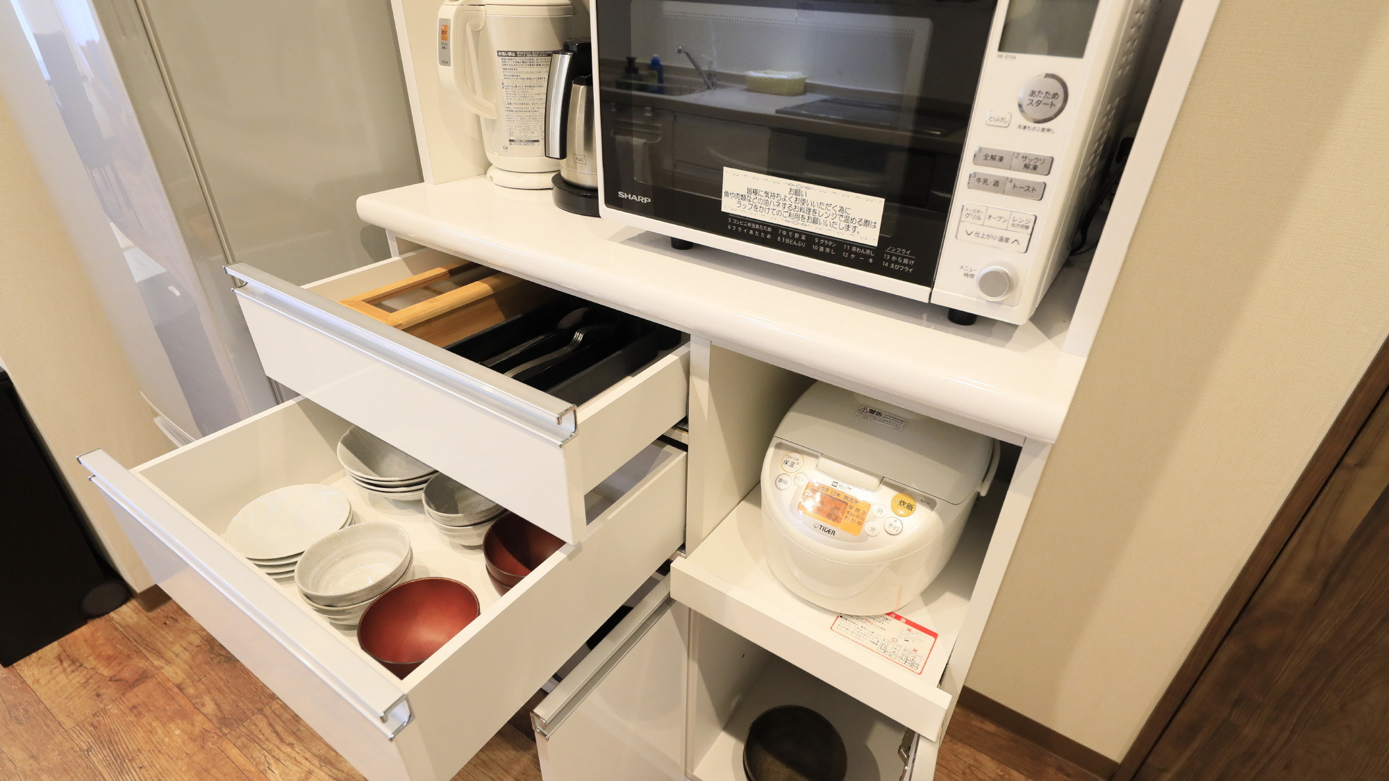 【客室備品】全室コンドミニアムタイプで、暮らせる設備が満載。※コーヒーメーカーは有料
