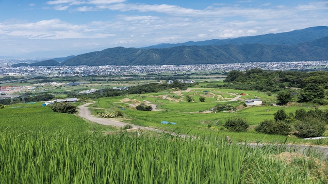 【夏の信州田舎料理】千曲川の”鮎の塩焼き”と信州和牛スープ煮がメインの”川床月涼の膳”