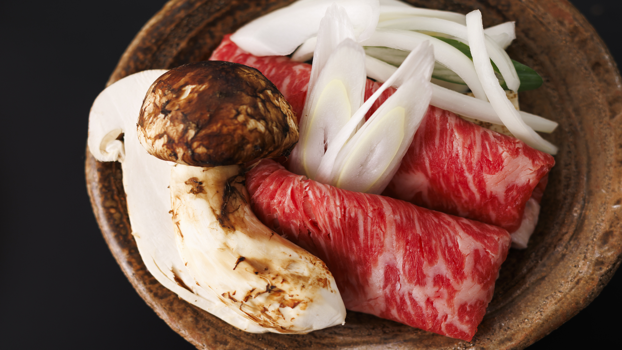 松茸と特製牛鍋