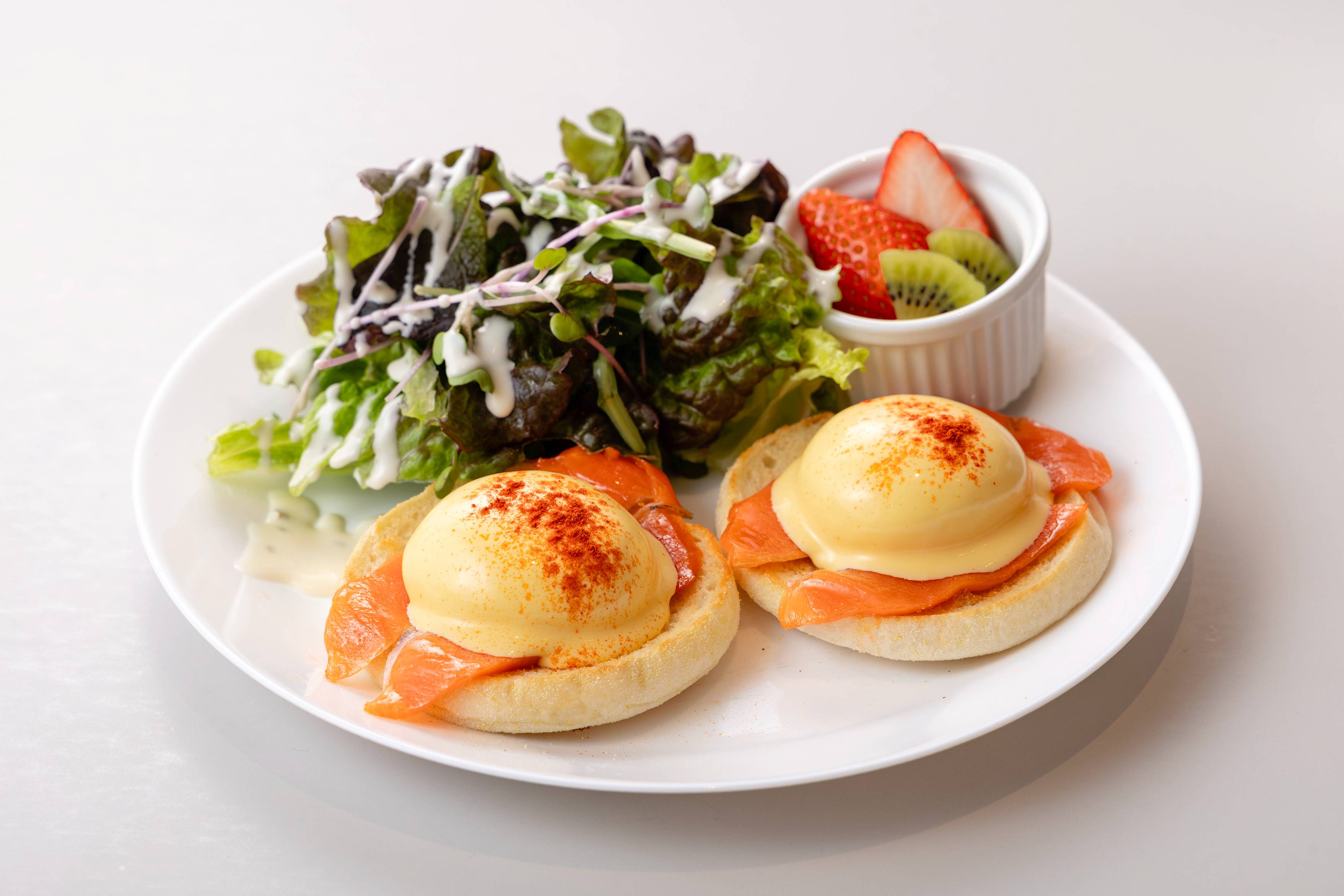 エロイーズカフェ サーモンエッグベネディクト