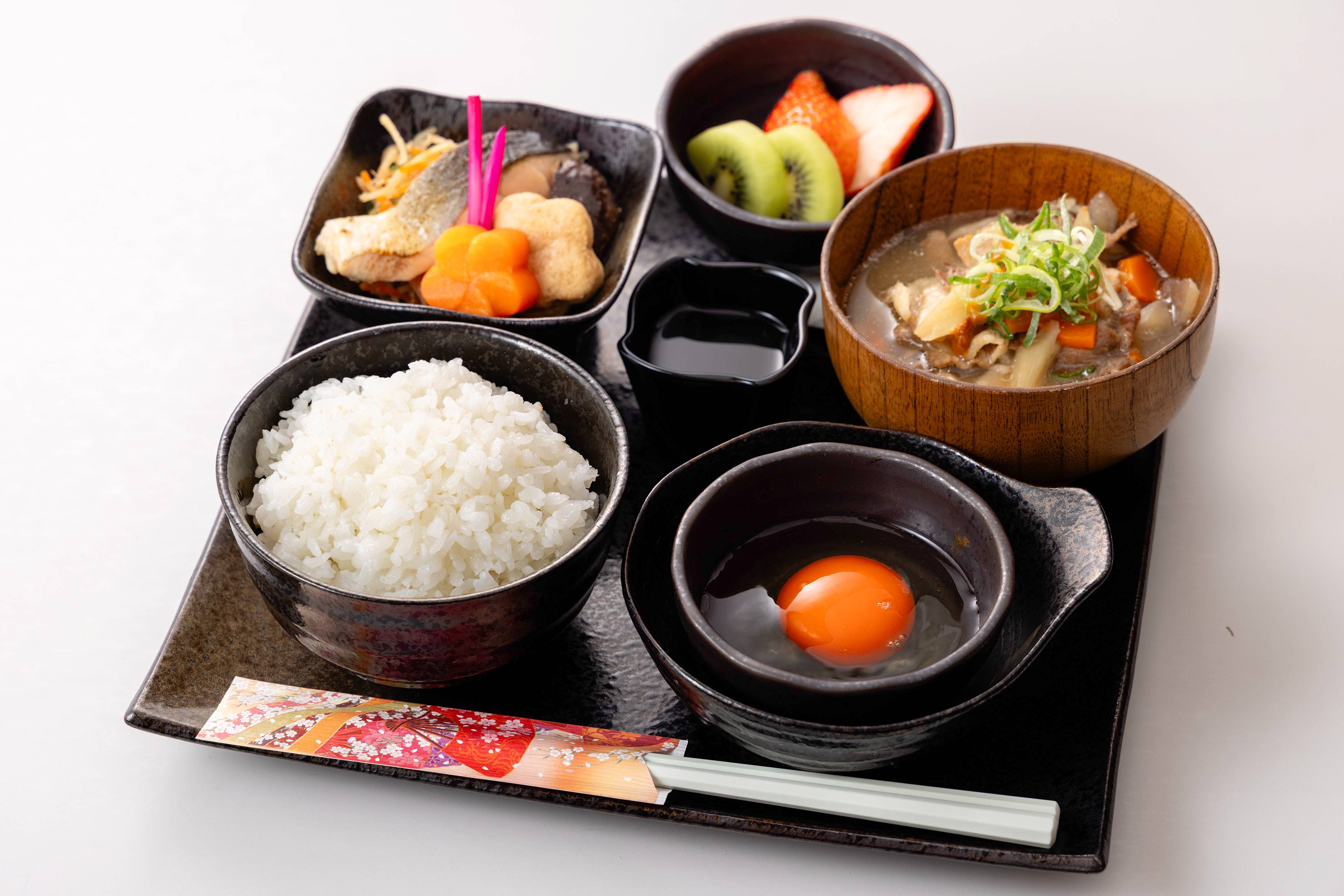 エロイーズカフェ 卵かけご飯と豚汁