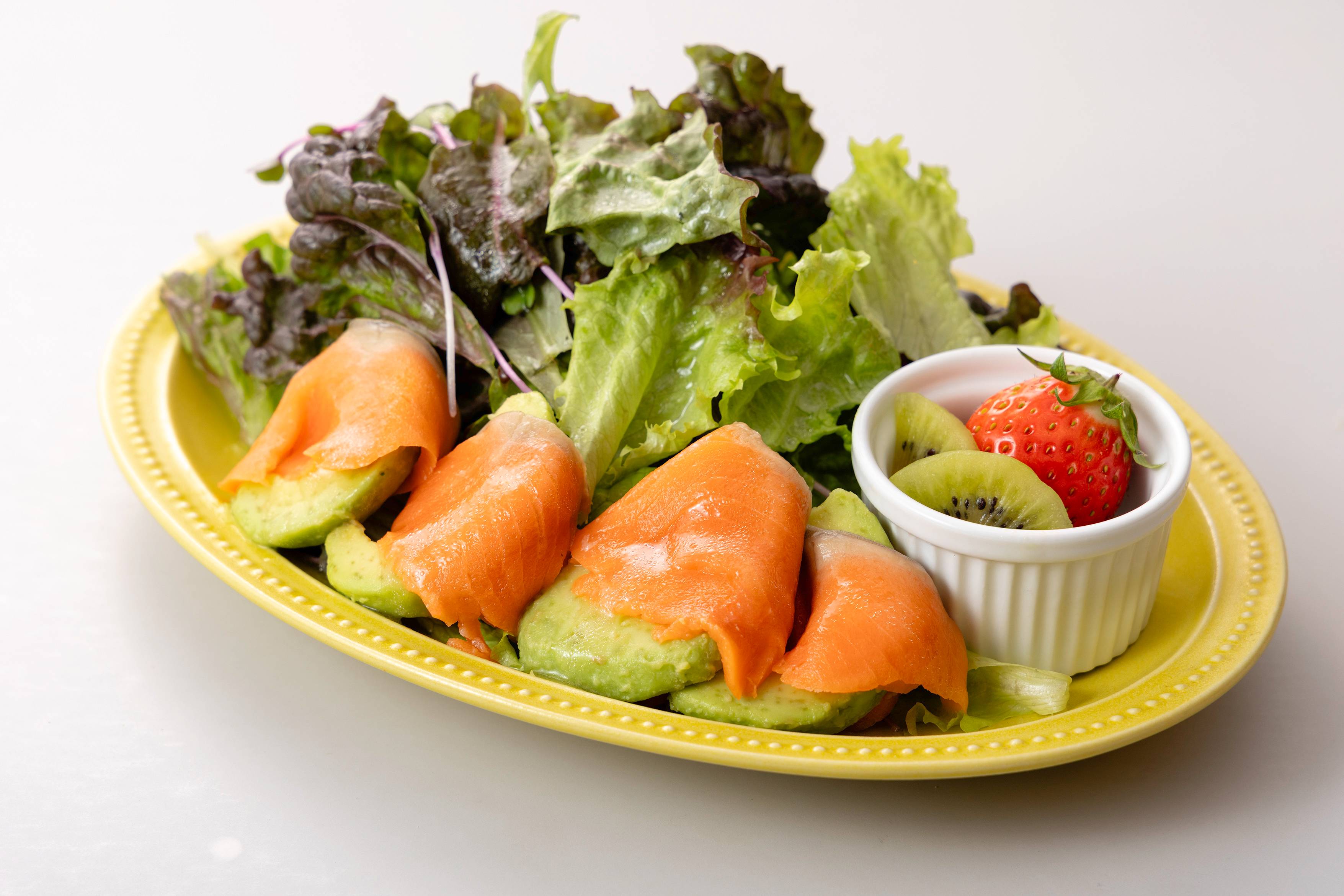 エロイーズカフェ サーモンアボカドサラダ