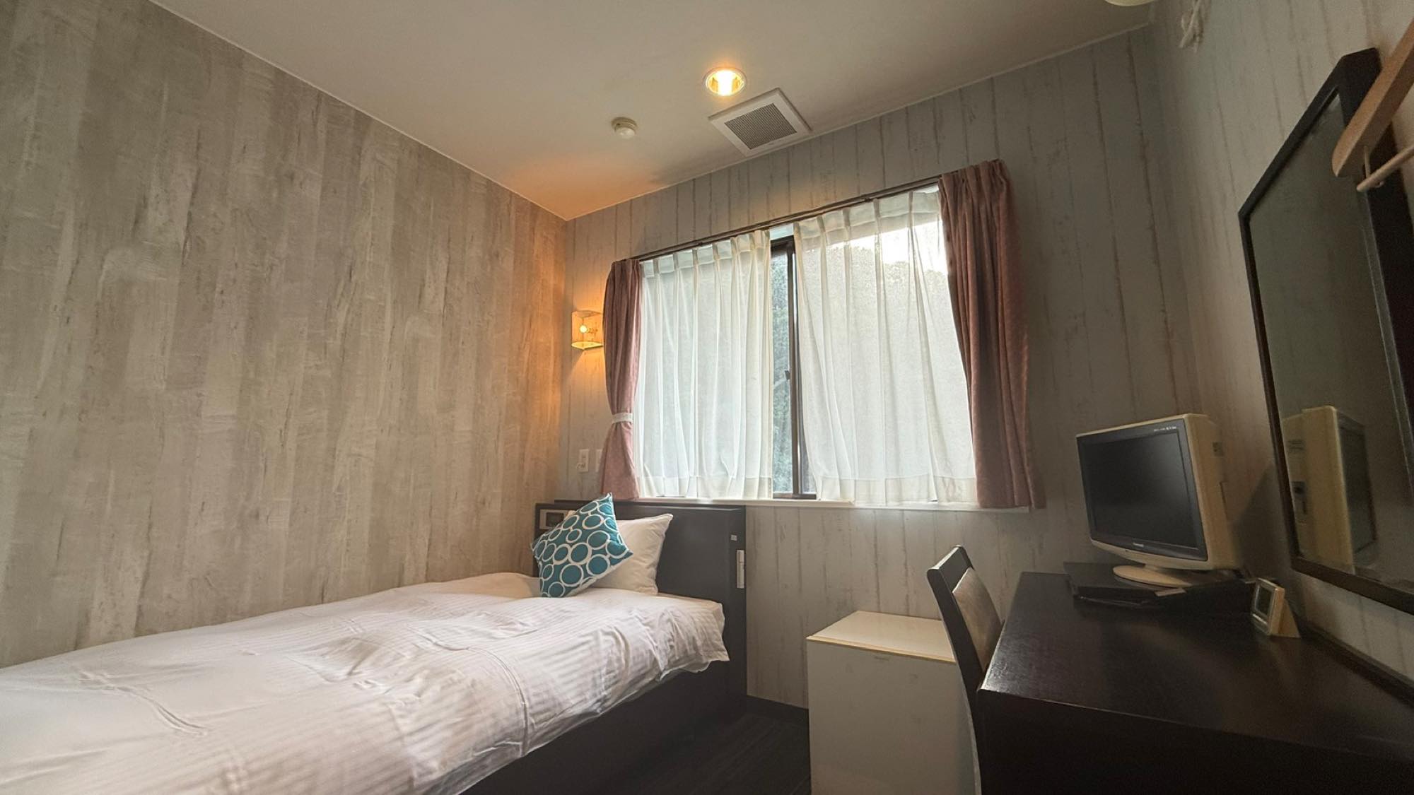 シングルルーム（禁煙）