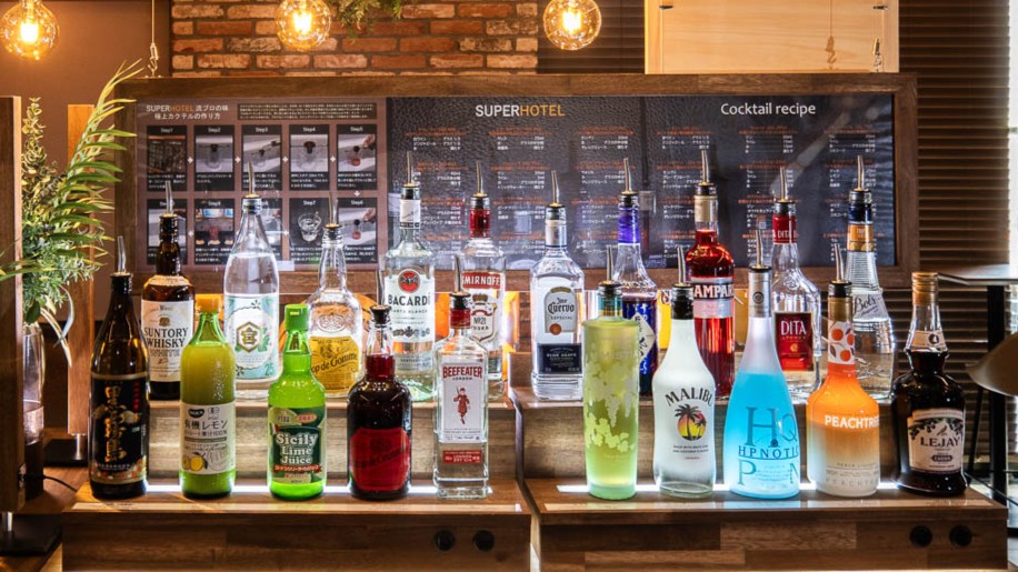 種類豊富な無料のウェルカムバー※お酒の種類は変更となる場合がございます