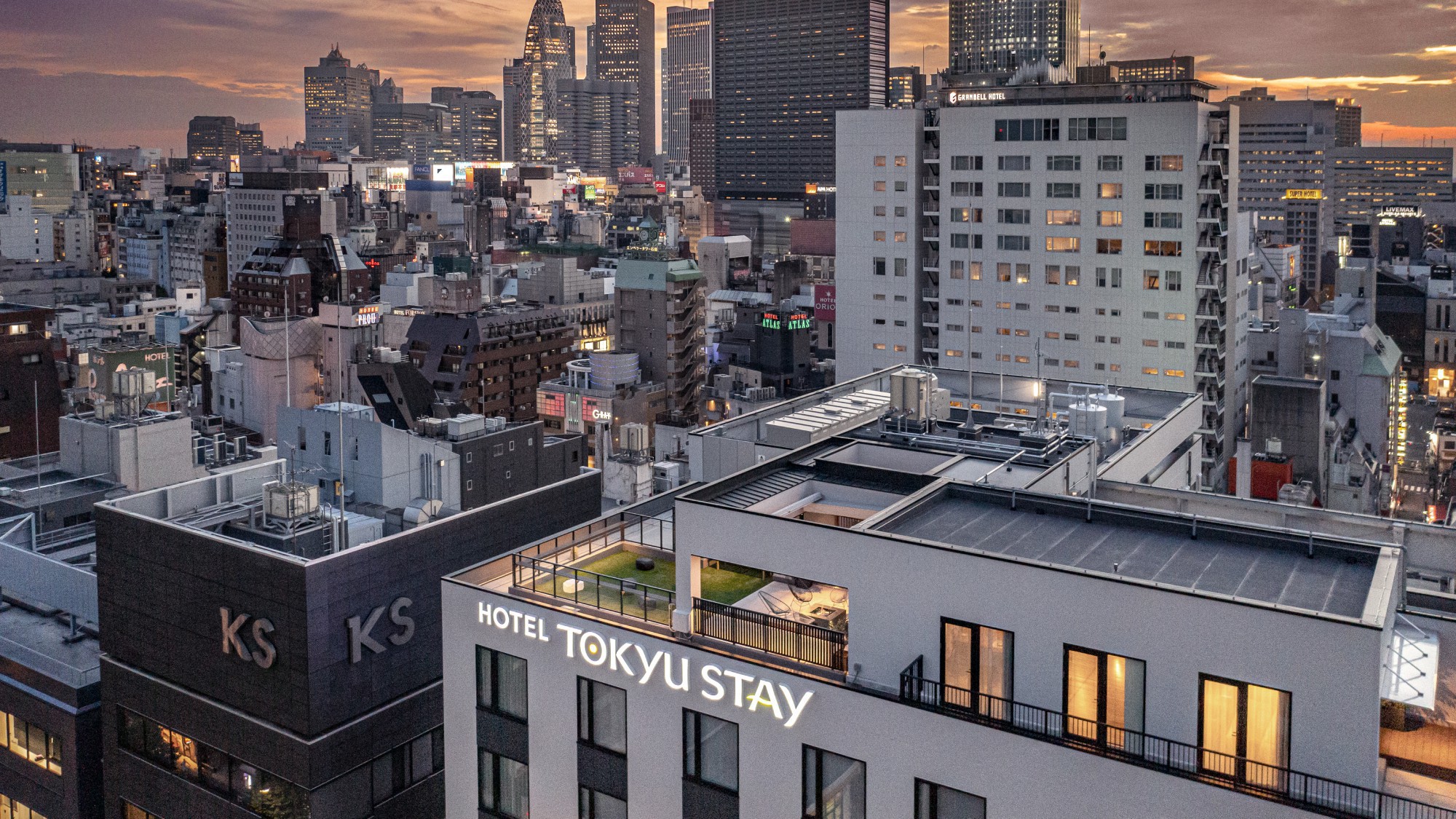 ◆ホテル外観｜2021年8月30日グランドオープン！新宿エリア3店舗目となるホテルが東新宿駅に誕生