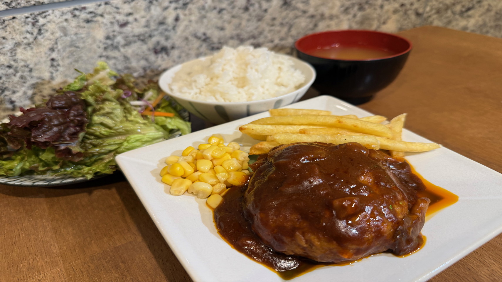 チーズインハンバーグ定食（朝食付きプラン）