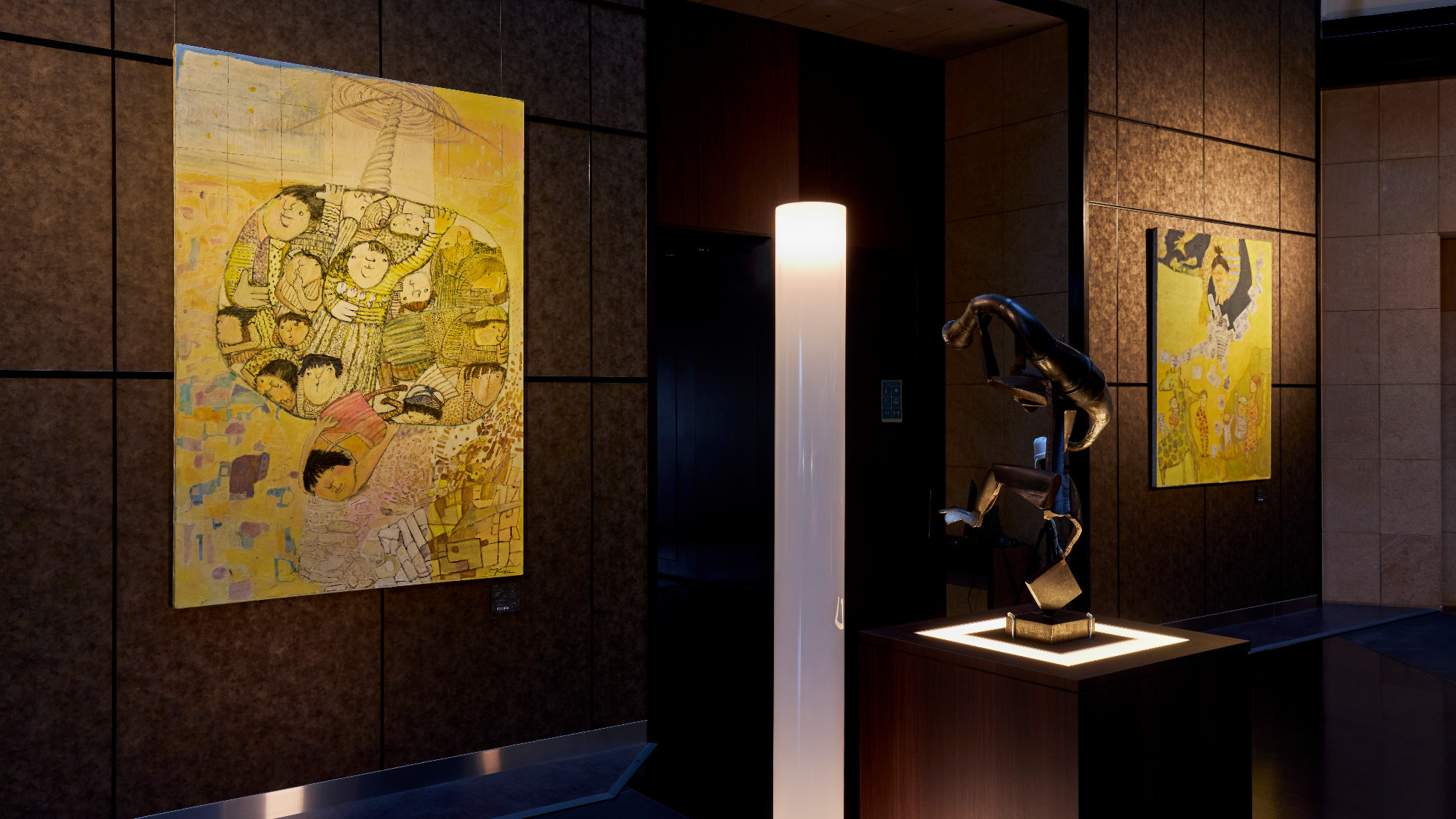 【アート展示】館内には400点以上のアート作品を展示。 