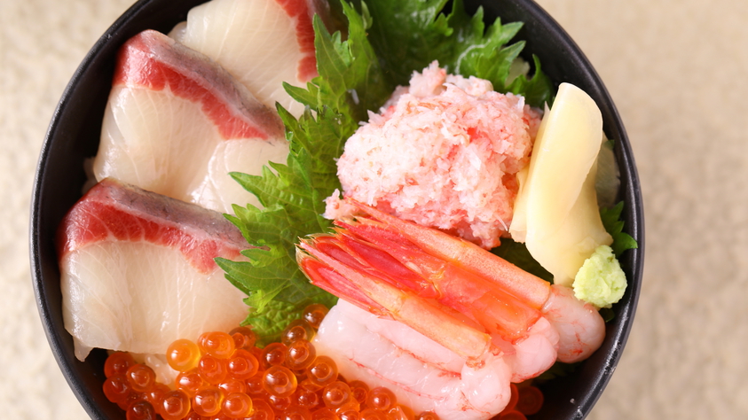 【朝食】◆ご当地『海鮮丼』※季節によって異なります