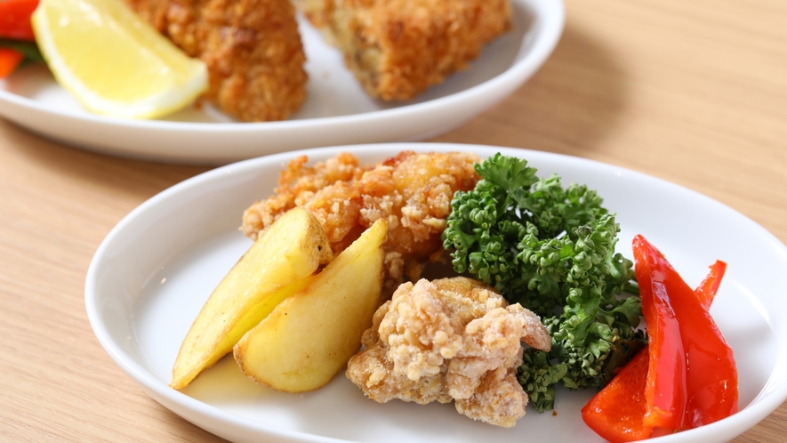 【朝食】鶏のから揚げ・ポテトフライ