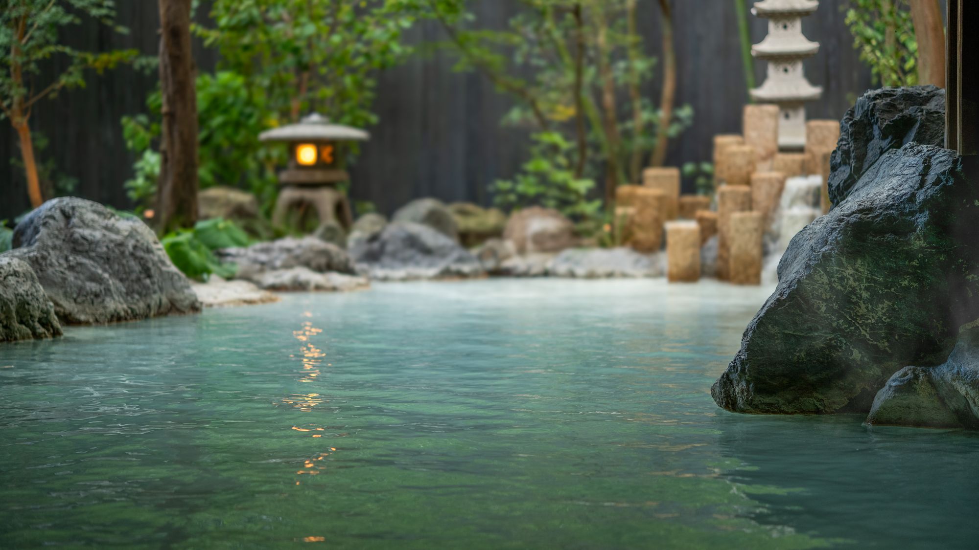 本館露天風呂「霧乃湯」