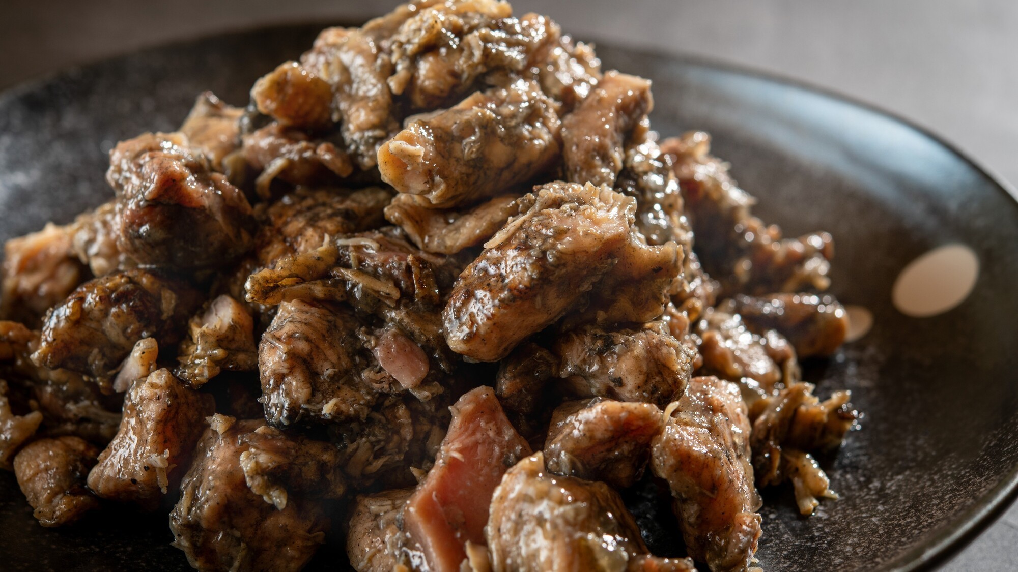 「霧島湯けむりテラス」朝食メニュー一例『鶏の炭火焼』