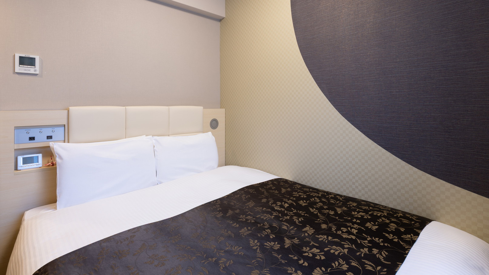 クイーンベッドルーム