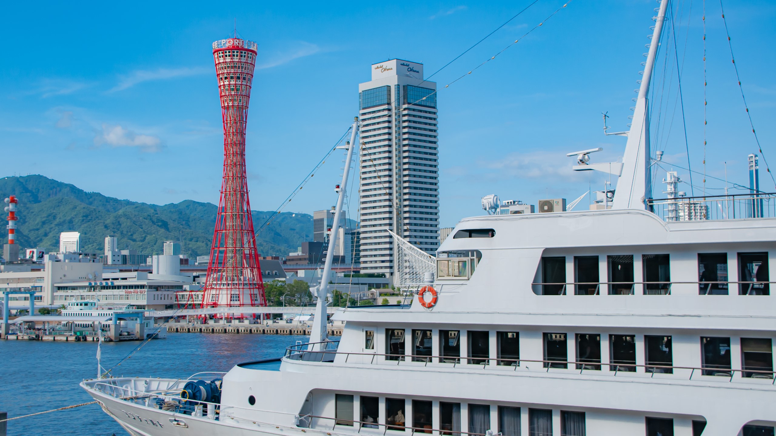 【神戸ポートタワー】