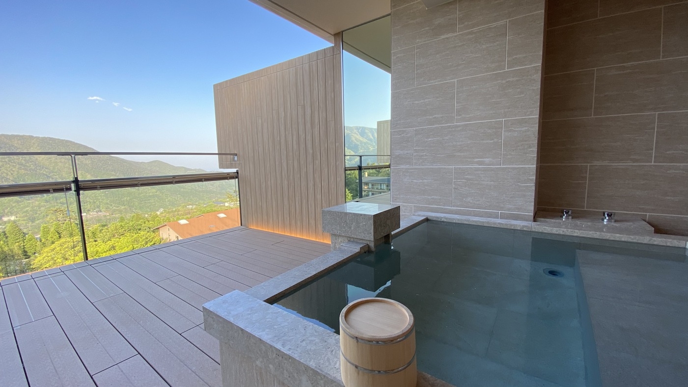 【粋】最上階 絶景の露天風呂付和洋室60平米