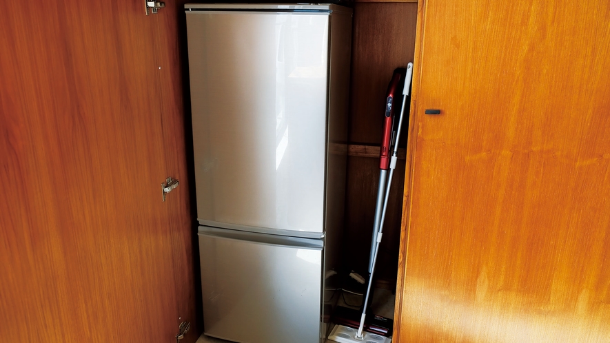 【客室設備】冷蔵庫　冷蔵庫完備。