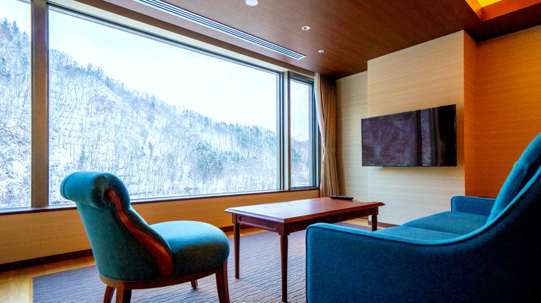 【最上階フロア】】四季に彩られる渓谷美と温泉ひとり占め〜ゆったり12時レイトアウト【さっぽろ再発見】