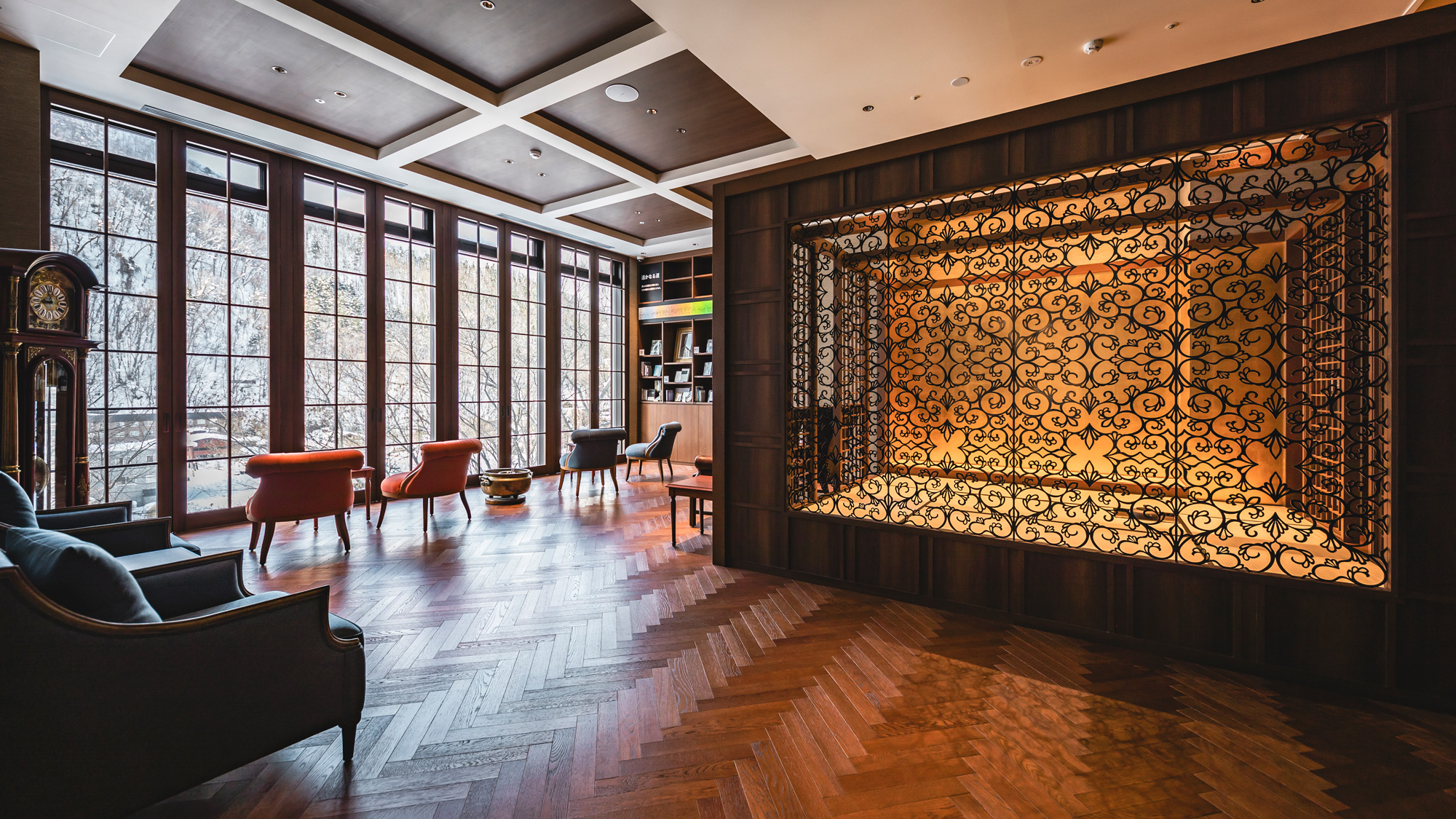 【ライブラリー・茶室】優雅な時間を過ごすのも粋