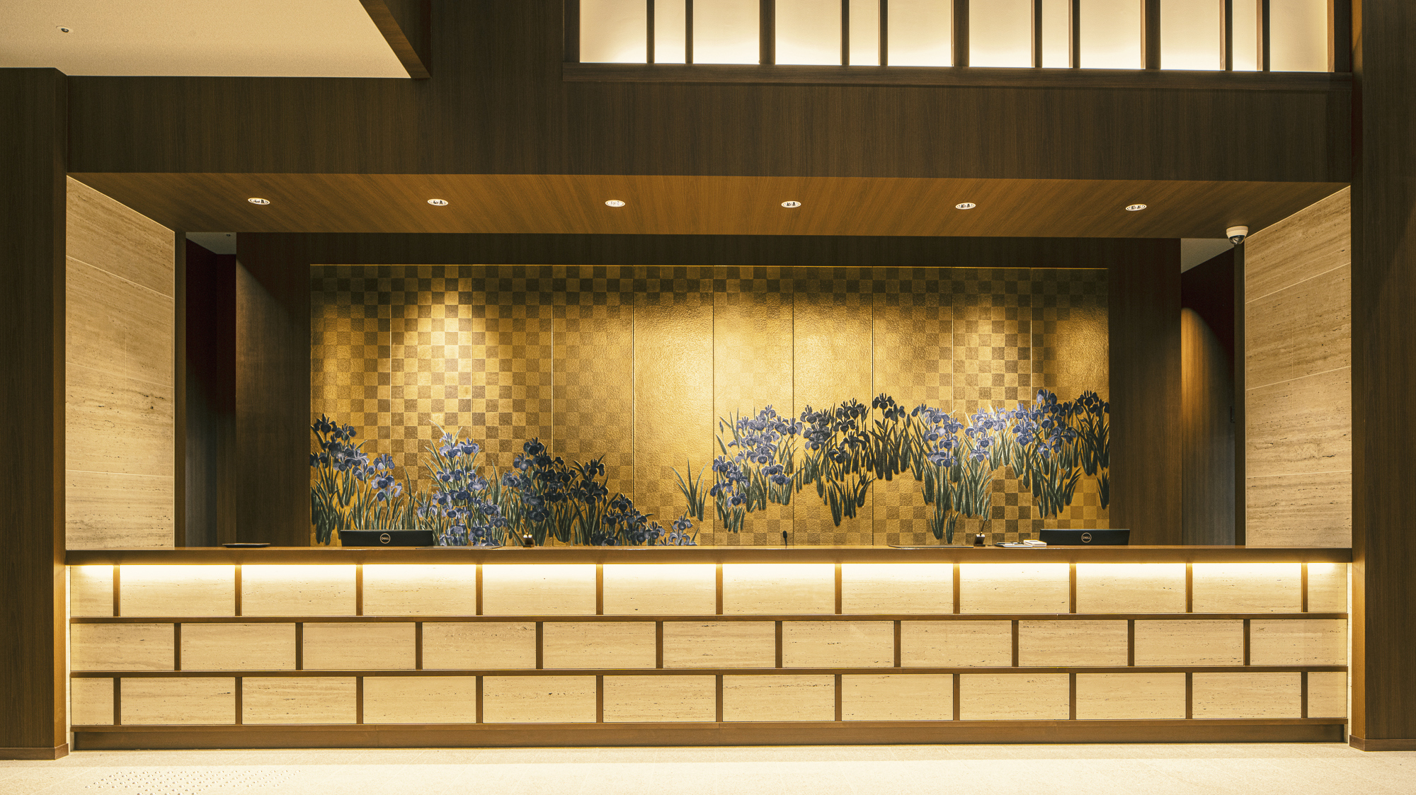 【フロント】国宝燕子花図の大型陶板