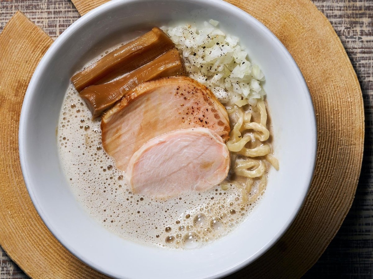 【Oike Cafe × HACHINOBO】ホテルで味わうラーメンランチプラン