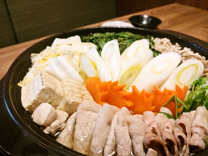 【夕食はお部屋で♪】静岡県産太陽チキンとふじのくにポークの寄せ鍋を満喫♪1泊2食付プラン