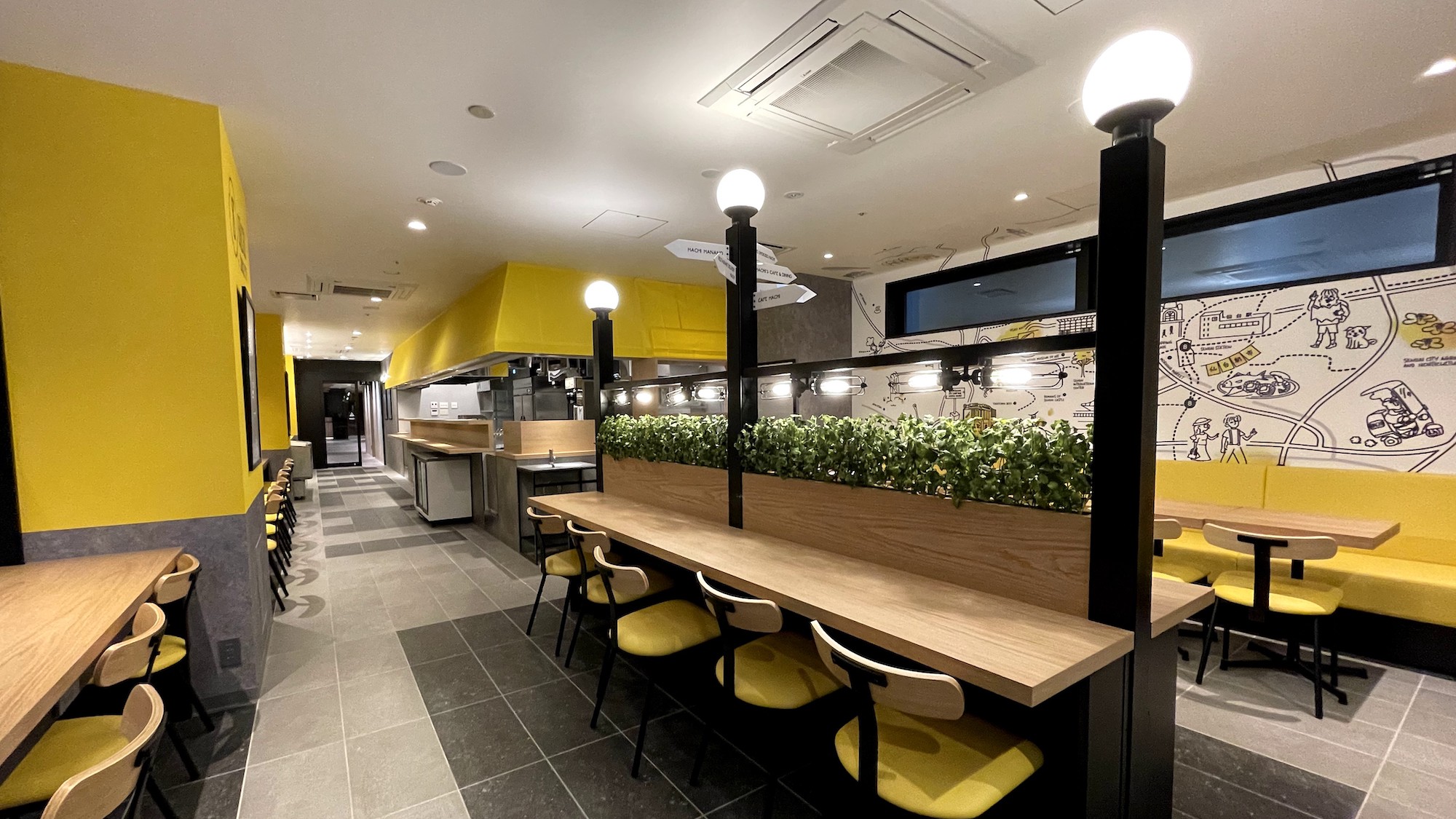 日本一ナポリタン＆伝統のハンバーグの専門店「HACHI」の系列店 洋食屋「MAGO HACHI」内観
