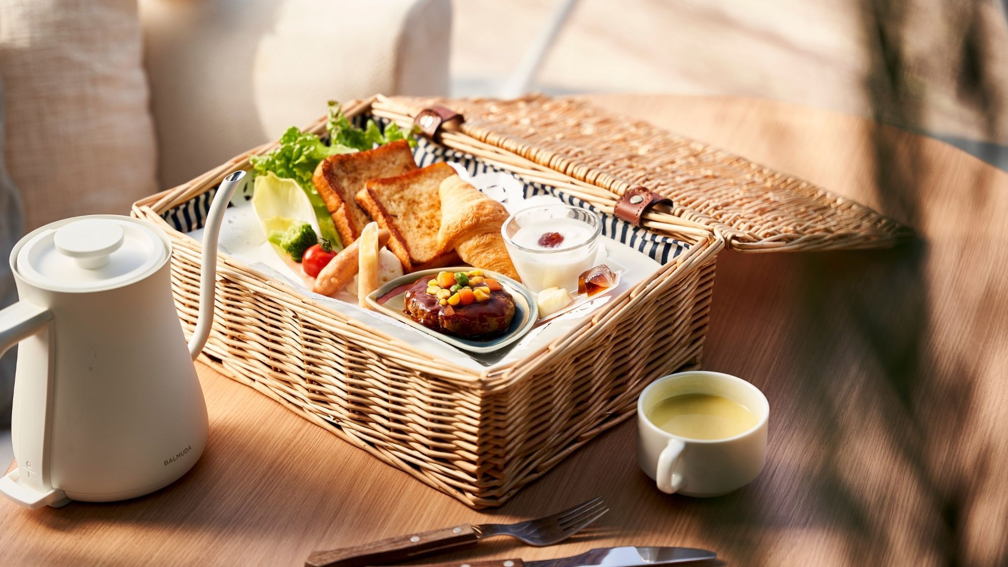 【朝食付き】洋食バスケット・本館バイキングの選べる朝食！フリードリンク付き