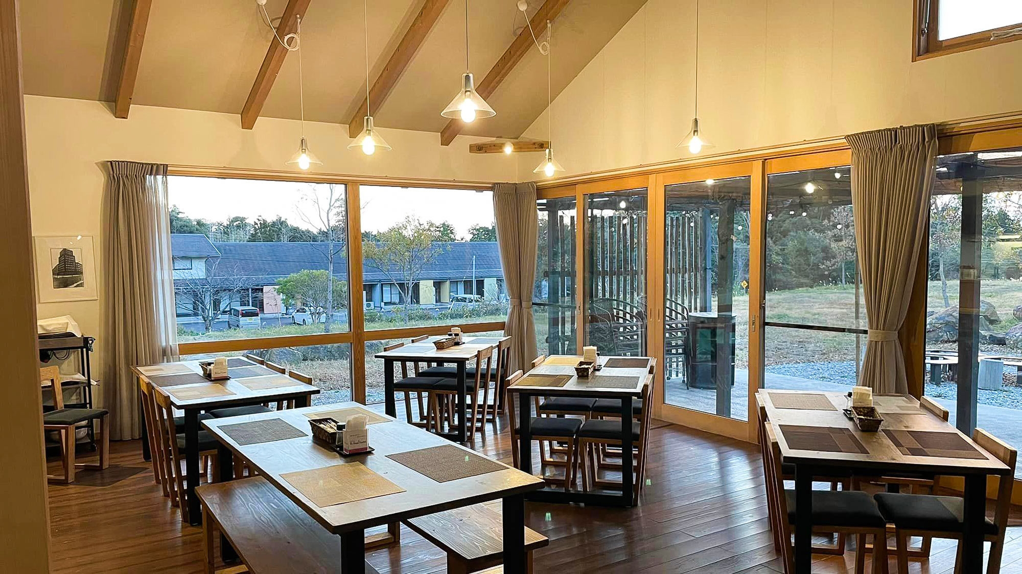 【2食付】約5，000坪の広大な敷地に佇むレストランでシェフのおまかせ夕朝食に舌鼓