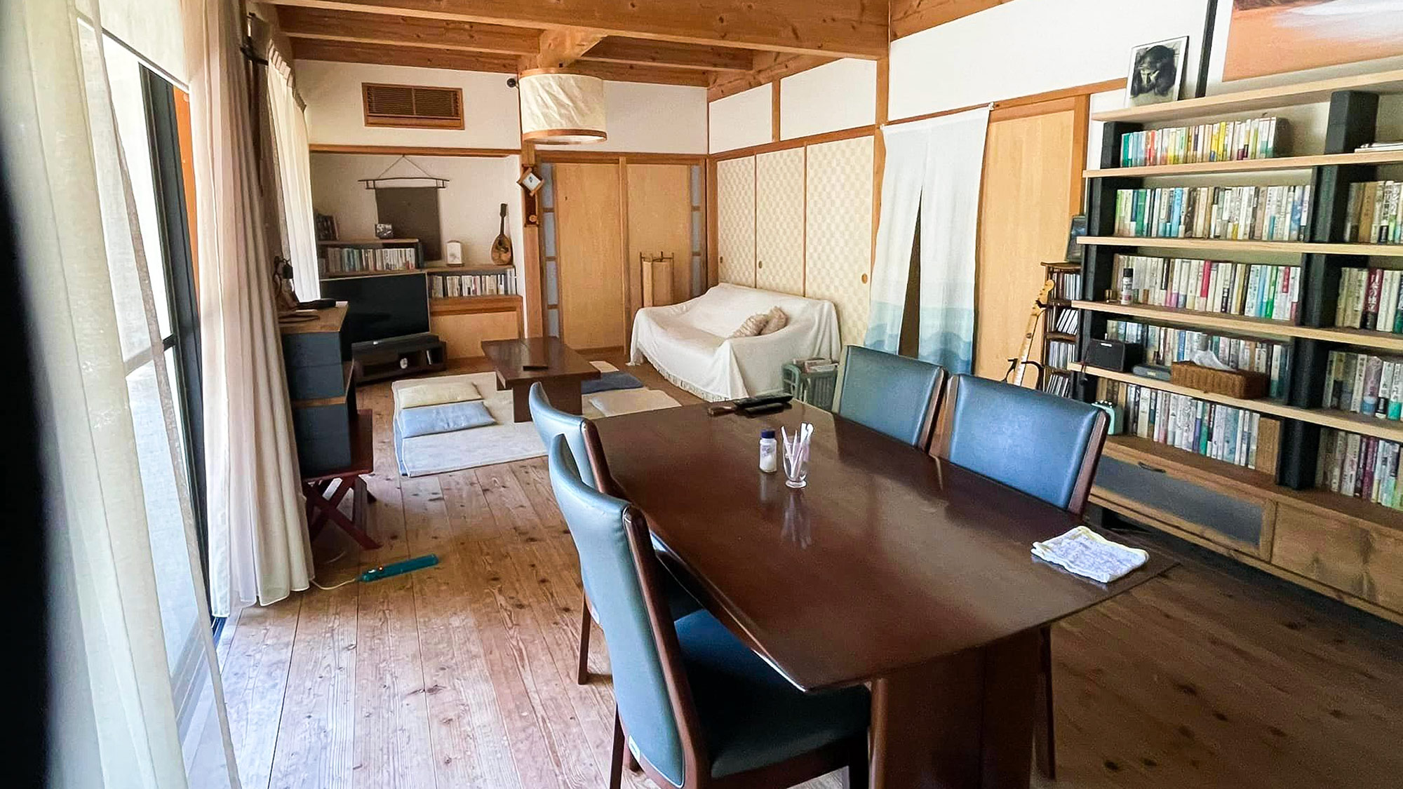 ・【コンドミニアム/リビング】「地元産材で造る」。木の温もりにゆったりと時間が流れます