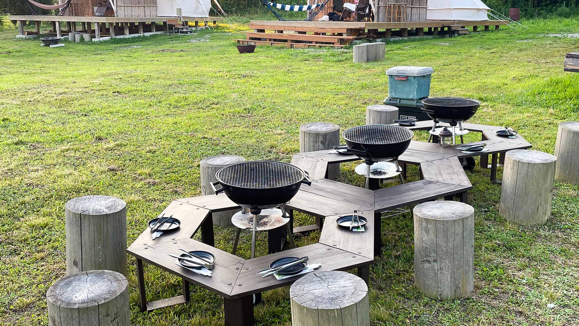・【グランピング】開放感たっぷり。隠岐の自然に囲まれて仲間と楽しむBBQタイム
