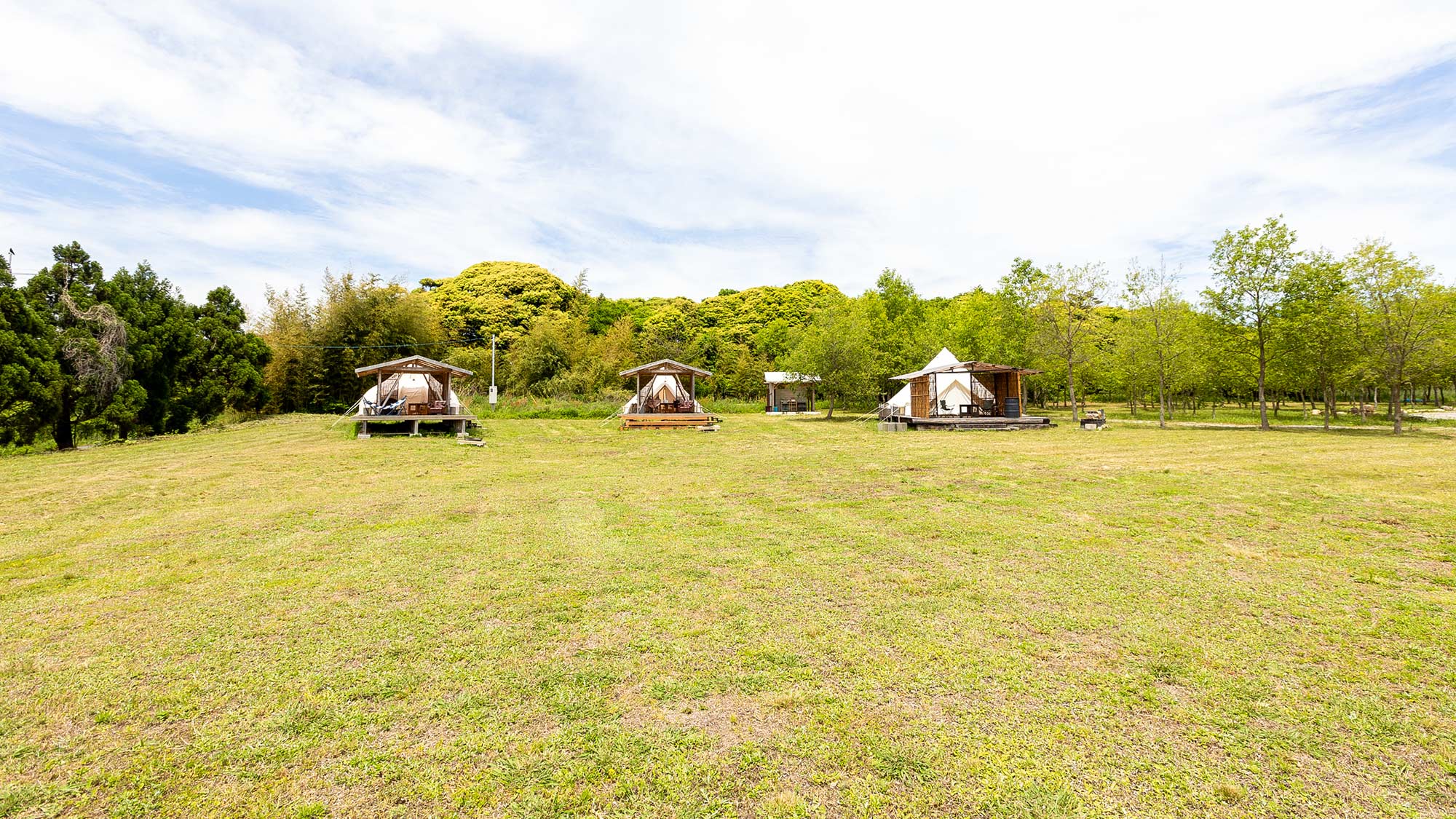 ・【ガーデン】広大な敷地の中、思い切り走り回ったり身体を動かして遊ぶことができます